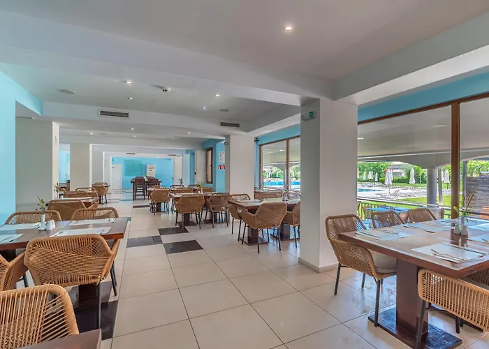 日出全套房度假酒店 - 全包 4*